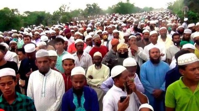 Người Bangladesh hoảng sợ vì đám tang 100 ngàn người dự giữa đại dịch - ảnh 2