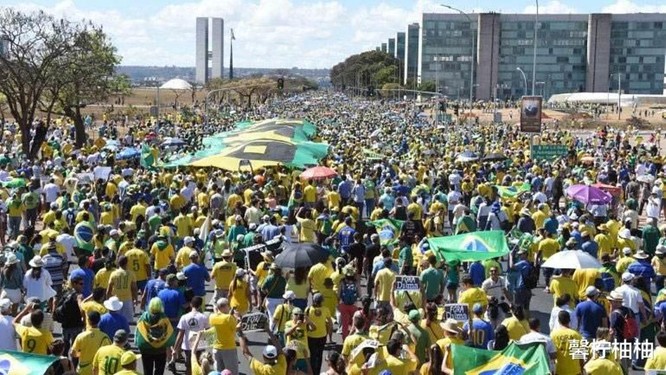 Tạp chí The Lancet: “Tổng thống Jair Bolsonaro là mối đe dọa lớn nhất của cuộc chiến chống dịch ở Brazil!” - ảnh 1