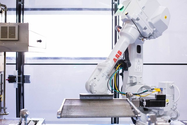 Được làm bởi robot, những chiếc pizza này sẽ là đối thủ đáng gờm của Dominos và Pizza Hut? - Ảnh 13. Được làm bởi robot, những chiếc pizza này sẽ là đối thủ đáng gờm của Dominos và Pizza Hut? - Ảnh 13.