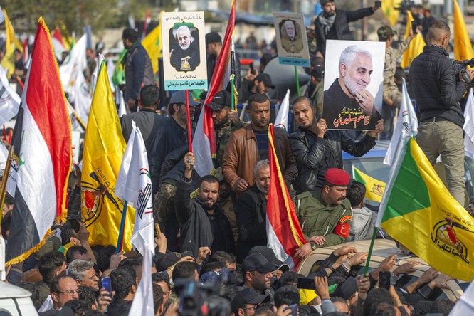 Hàng chục ngàn người tham gia đám tang Soleimani ở Iraq, cho thấy tầm ảnh hưởng sâu rộng của Iran ở nước này