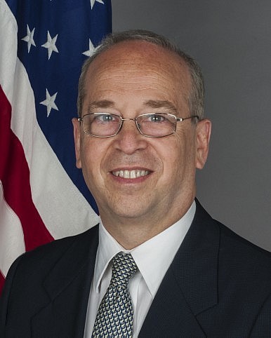 Ông Daniel Russel