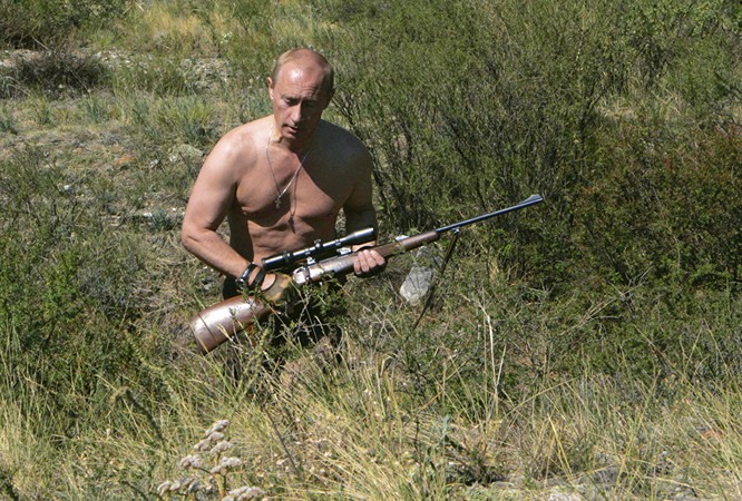 Ngày 18/9/2013. Tổng thống Vladimir Putin trong chuyến thăm nhà máy Izhevsk