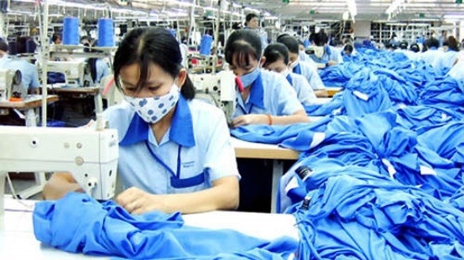 Giá dầu liên tục giảm sâu: Kinh tế Việt Nam 2015 có thật sự đáng lo? ảnh 1