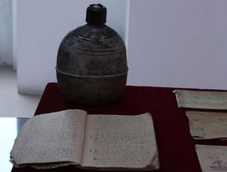Nắm cơm cháy thành than của kíp xe tăng bất tử 377 trận Đắc Tô ảnh 1