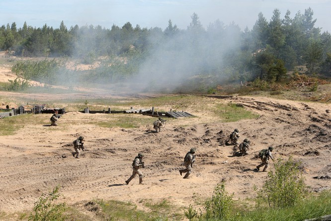 Chùm ảnh NATO phô diễn sức mạnh quân sự trong diễn tập Saber Strike 2015 ảnh 6