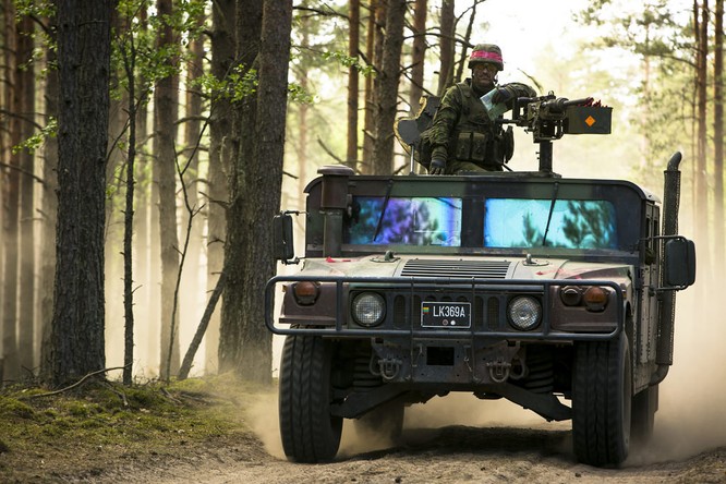 Chùm ảnh NATO phô diễn sức mạnh quân sự trong diễn tập Saber Strike 2015 ảnh 17