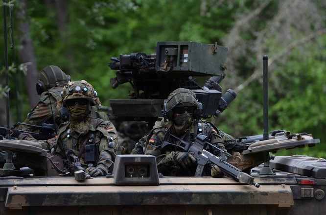 Chùm ảnh NATO phô diễn sức mạnh quân sự trong diễn tập Saber Strike 2015 ảnh 20