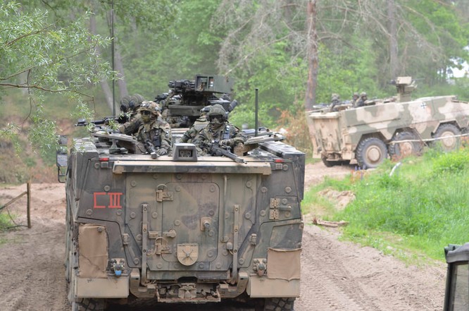 Chùm ảnh NATO phô diễn sức mạnh quân sự trong diễn tập Saber Strike 2015 ảnh 21