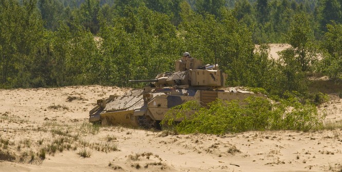 Chùm ảnh NATO phô diễn sức mạnh quân sự trong diễn tập Saber Strike 2015 ảnh 34