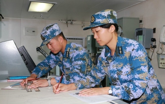 Tàu chiến Trung Quốc phóng tên lửa ở Biển Đông ảnh 6