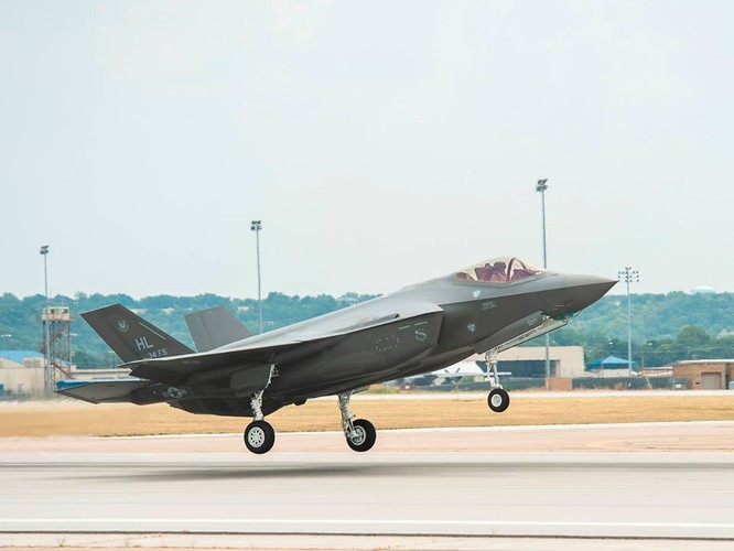 F-35 Lightning II luyện kỹ năng không chiến chống tiêm kích Nga ảnh 3