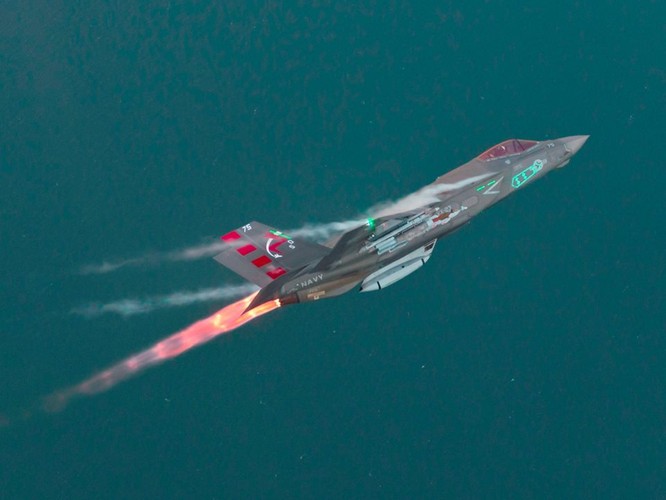 F-35 Lightning II luyện kỹ năng không chiến chống tiêm kích Nga ảnh 10