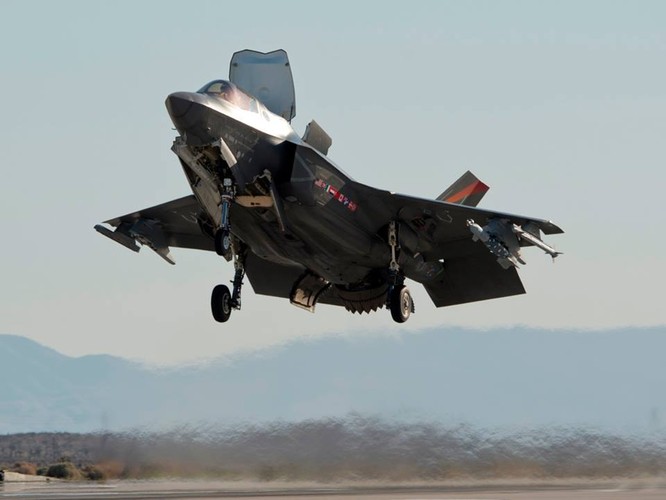 F-35 Lightning II luyện kỹ năng không chiến chống tiêm kích Nga ảnh 22