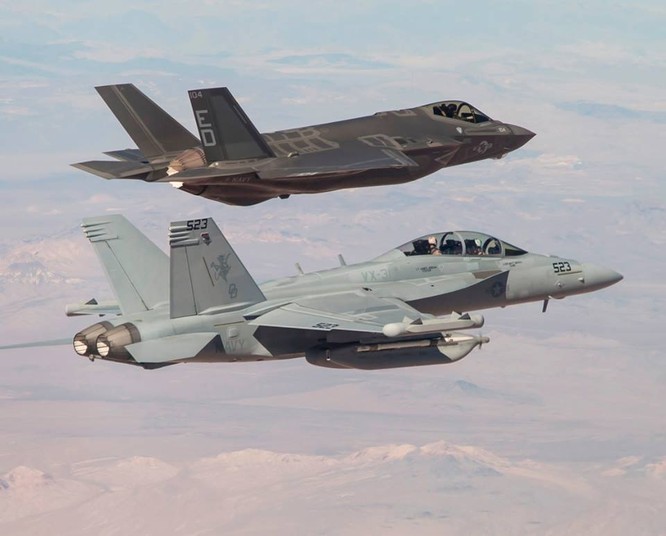 F-35 Lightning II luyện kỹ năng không chiến chống tiêm kích Nga ảnh 27