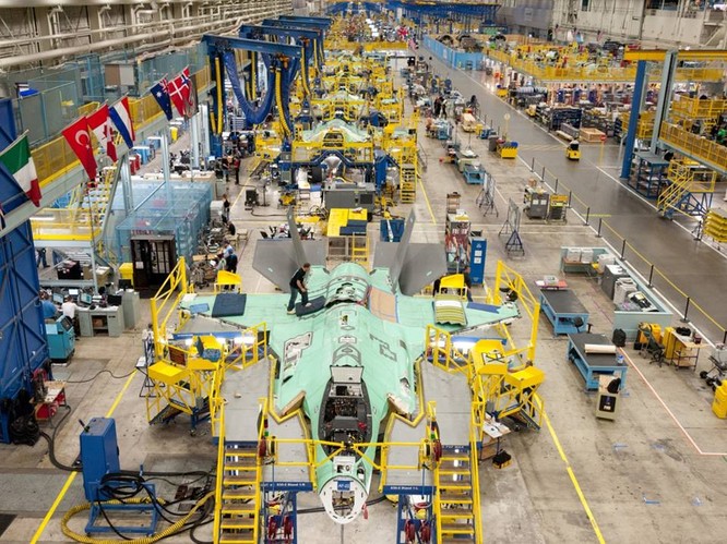F-35 Lightning II luyện kỹ năng không chiến chống tiêm kích Nga ảnh 14