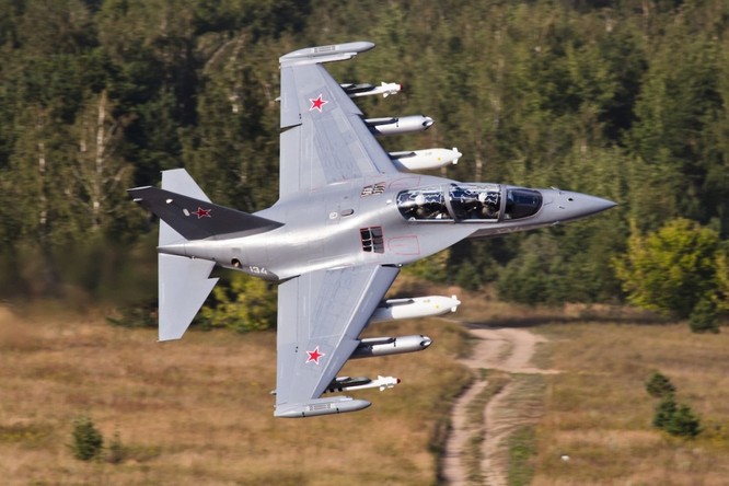 Yak-130, máy bay huấn luyện mà Việt Nam có thể mua ảnh 1
