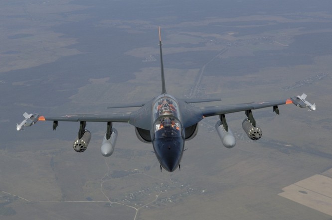 Yak-130, máy bay huấn luyện mà Việt Nam có thể mua ảnh 2