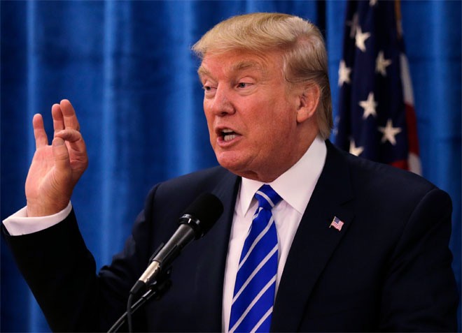 <b>Donald Trump</b><br>
<br>
Wealth-X cho rằng giá trị tài sản ròng của Donald Trump tính đến tháng 6/2015 là 4,5 tỷ USD.<br>
<br>
Phần lớn tài sản của Trump xuất phát từ lĩnh vực bất động sản. Ông cũng kiếm “đậm” từ chương trình truyền hình thực tế “The Apprentice”.<br>
<br>
Trump cho rằng tài sản của ông phải lên tới 10 tỷ USD. “Hãy tin tôi đi, tôi bắt đầu với 1 triệu USD. Và tôi đã xây dựng được một công ty trị giá 10 tỷ USD”, Trump từng nói. <b>Donald Trump</b><br>
<br>
Wealth-X cho rằng giá trị tài sản ròng của Donald Trump tính đến tháng 6/2015 là 4,5 tỷ USD.<br>
<br>
Phần lớn tài sản của Trump xuất phát từ lĩnh vực bất động sản. Ông cũng kiếm “đậm” từ chương trình truyền hình thực tế “The Apprentice”.<br>
<br>
Trump cho rằng tài sản của ông phải lên tới 10 tỷ USD. “Hãy tin tôi đi, tôi bắt đầu với 1 triệu USD. Và tôi đã xây dựng được một công ty trị giá 10 tỷ USD”, Trump từng nói.
