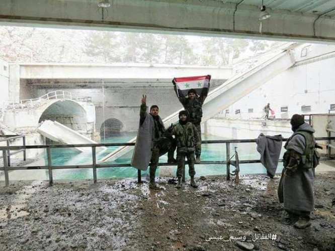 Video chiến sự Syria: Quân Assad làm chủ hoàn toàn nguồn sống Damascus ảnh 7