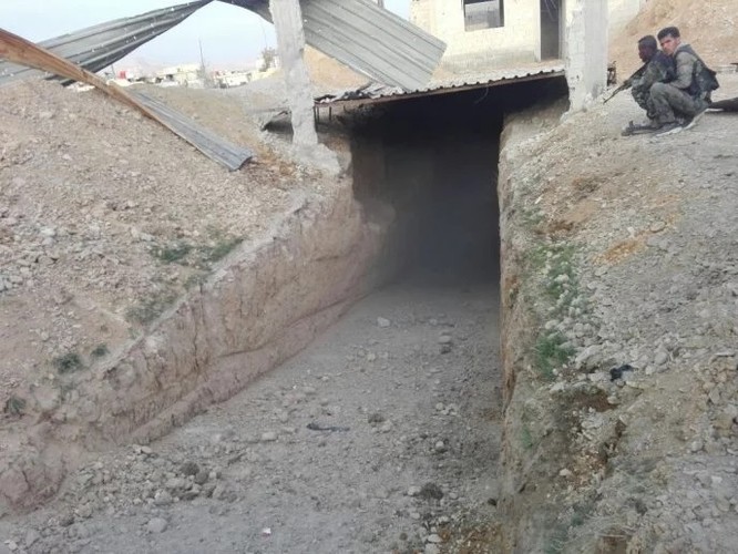Chiến sự Syria: Lính Assad phục kích diệt hàng chục phiến quân ở ngoại ô Damascus ảnh 2