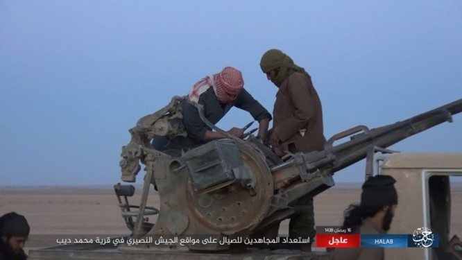 Quân đội Syria bại trận trước IS trên chiến trường Raqqa ảnh 2