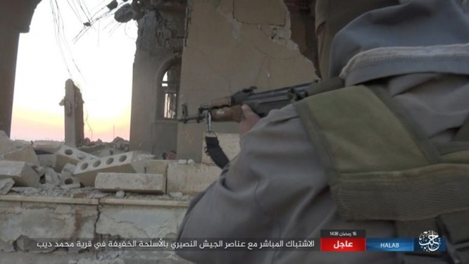 Quân đội Syria bại trận trước IS trên chiến trường Raqqa ảnh 7