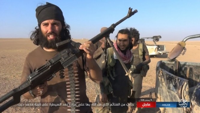 Quân đội Syria bại trận trước IS trên chiến trường Raqqa ảnh 12