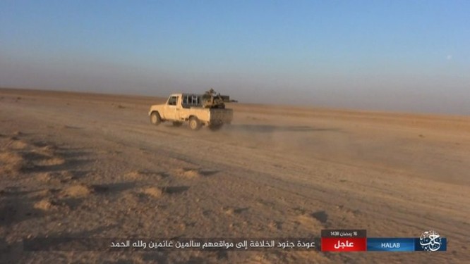 Quân đội Syria bại trận trước IS trên chiến trường Raqqa ảnh 15