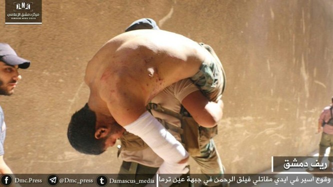 Chiến sự Syria: Phe thánh chiến điên cuồng chống trả quân Assad ở ven Damascus (video) ảnh 2