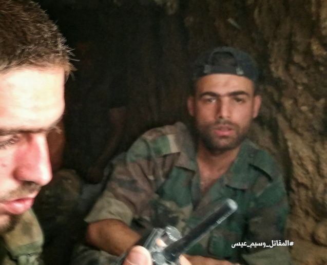 Phiến quân nã tên lửa TOW Mỹ phá hủy pháo tự hành quân Assad (video) - ảnh 18
