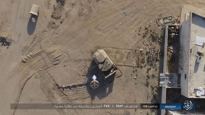 IS tử chiến trên từng mét đất tại sào huyệt Raqqa ảnh 3