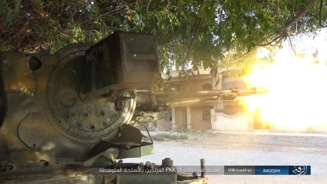 IS tử chiến trên từng mét đất tại sào huyệt Raqqa ảnh 6