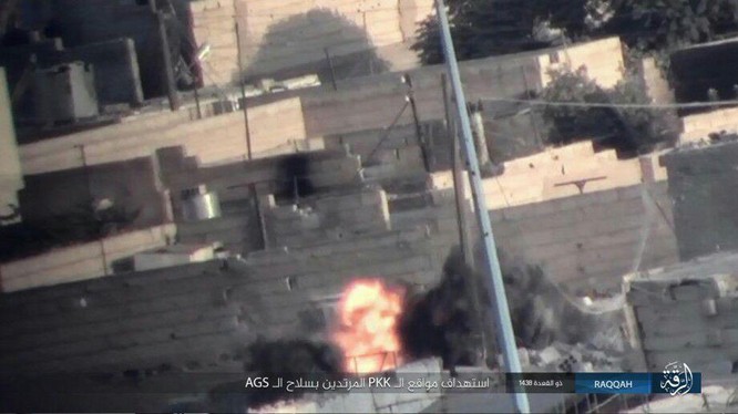 Hàng loạt chiến binh IS mất mạng trước người Kurd tại Raqqa (chùm video) ảnh 10