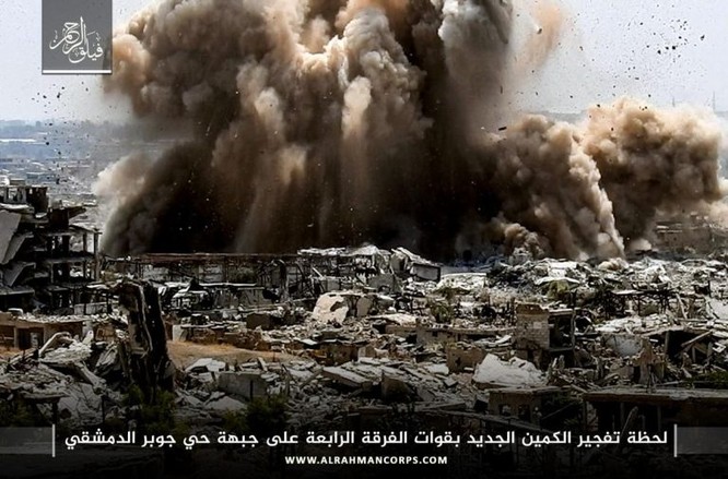 Quân đội Syria tấn công sào huyệt thánh chiến ngoại vi Damascus - ảnh 2