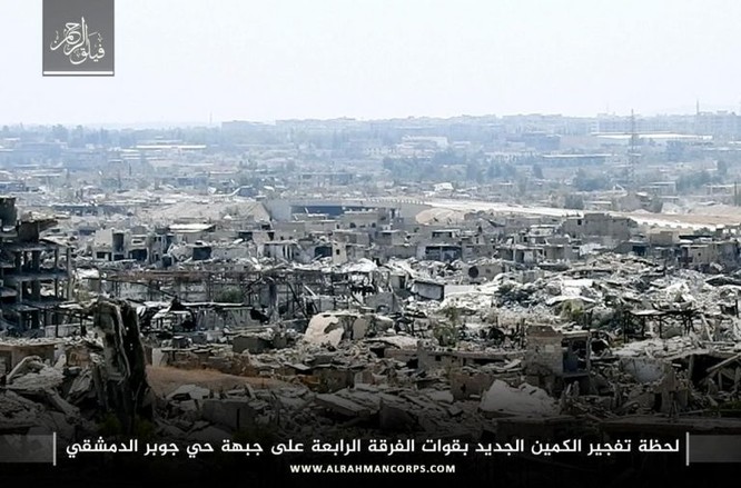 Quân đội Syria tấn công sào huyệt thánh chiến ngoại vi Damascus - ảnh 4