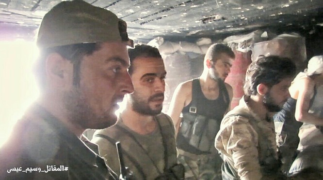 Quân đội Syria tấn công sào huyệt thánh chiến ngoại vi Damascus - ảnh 7