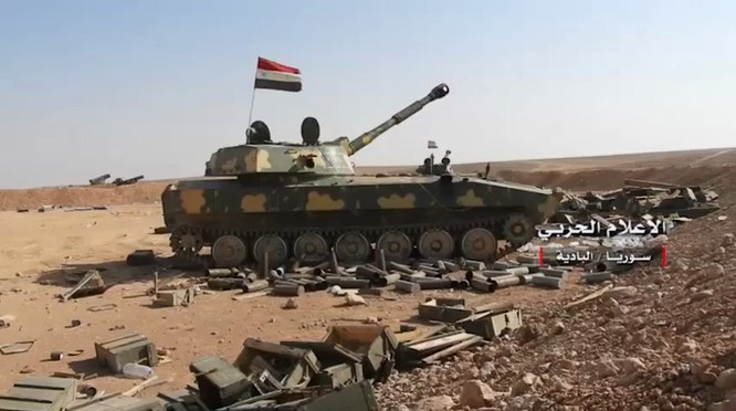 Syria: Quân chính phủ đánh về hướng Deir Ezzor, diệt hàng loạt tay súng IS (video) ảnh 4