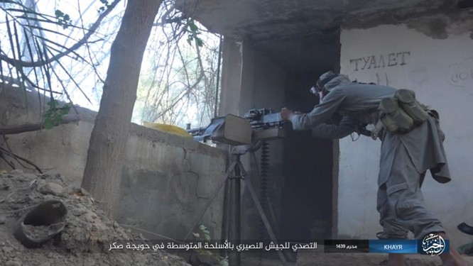 Quân Syria và IS tử chiến đẫm máu trên đảo lửa tại Deir Ezzor (video) ảnh 4