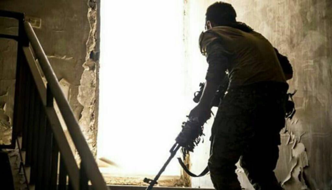 Syria: Người Kurd ngừng đánh IS ở Raqqa, đua chiếm Deir Ezzor với quân Assad ảnh 1