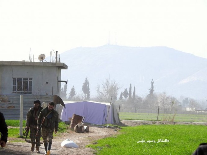 “Hổ Syria” chủ công xung trận chiếm thị trấn trọng yếu, sắp chia cắt Đông Ghouta - ảnh 4