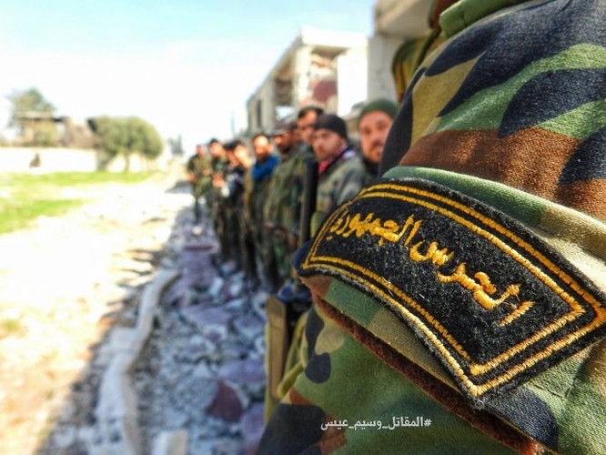 “Hổ Syria” chủ công xung trận chiếm thị trấn trọng yếu, sắp chia cắt Đông Ghouta - ảnh 14