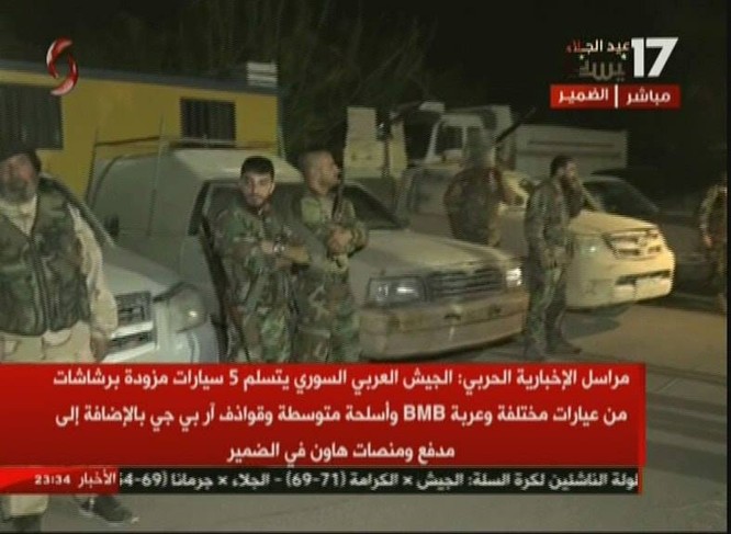 Chiến binh Hồi giáo lũ lượt xin hàng, giao nộp vũ khí cho quân đội Syria - ảnh 1