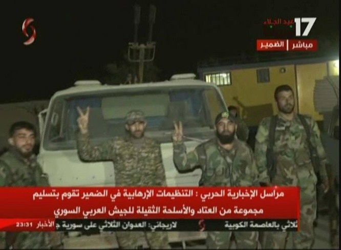 Chiến binh Hồi giáo lũ lượt xin hàng, giao nộp vũ khí cho quân đội Syria - ảnh 5