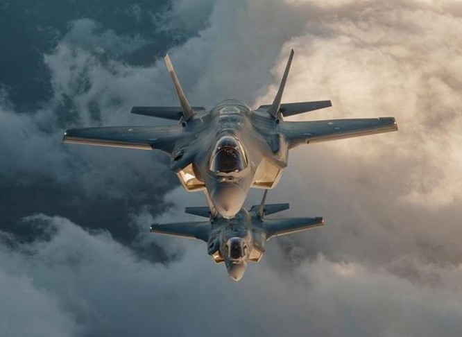 Máy bay chiến đấu tàng hình F-35 Mỹ.
