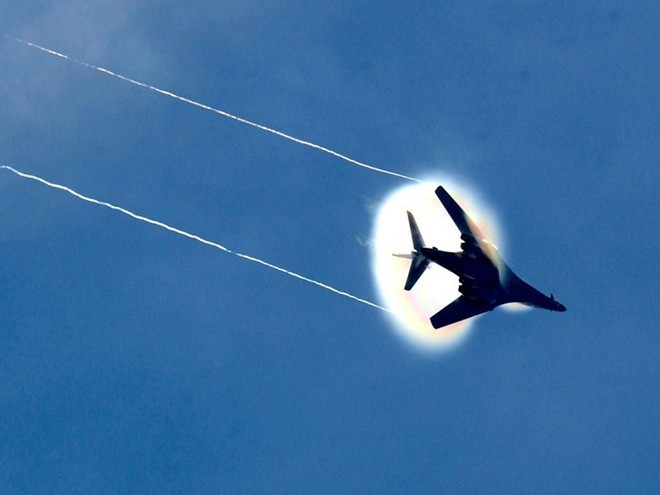 Máy bay ném bom B-1 Lancer Không quân Mỹ