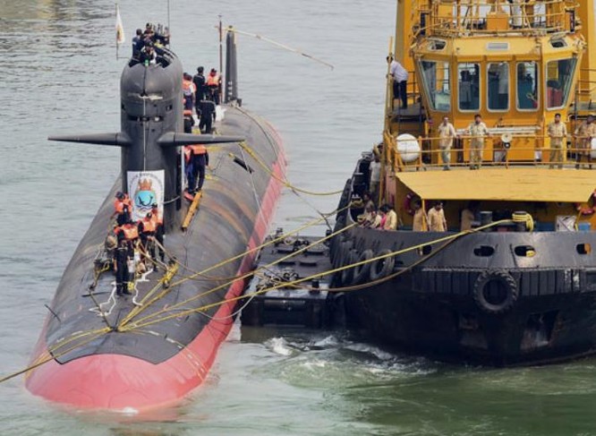 Tàu ngầm thông thường INS Kalvari lớp Scorpene của hải quân Ấn Độ. Ảnh: Brahmand News.