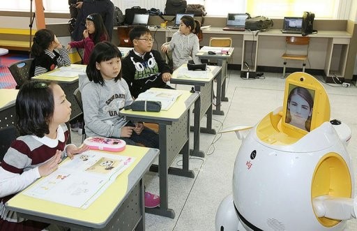 Công nghệ robot được ứng dụng trong việc giảng dạy tại Hàn Quốc.