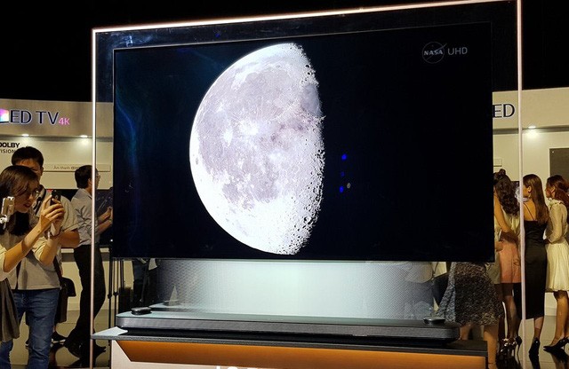 Thế hệ OLED mới mỏng và khả năng hiển thị nền đen hoàn hảo