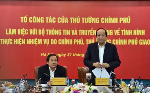 Thủ tướng lưu ý Bộ TT&TT quan tâm phát triển kinh tế số, Chính phủ điện tử - ảnh 1