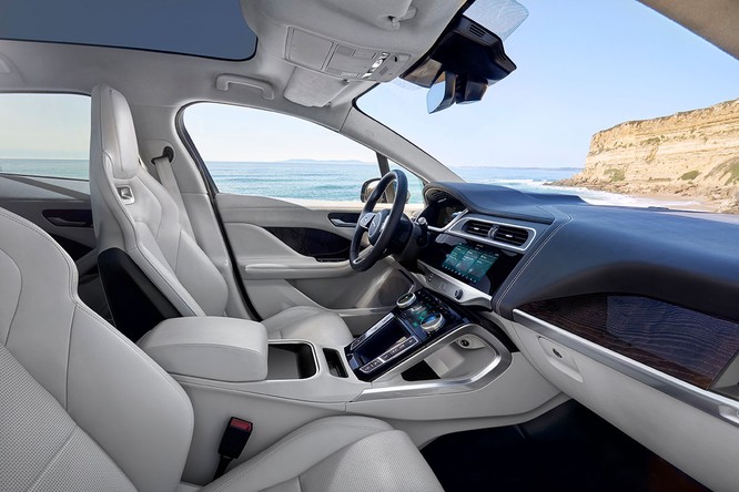 Jaguar I-PACE 2019: Quyết đấu đầu với đối thủ Tesla ảnh 20